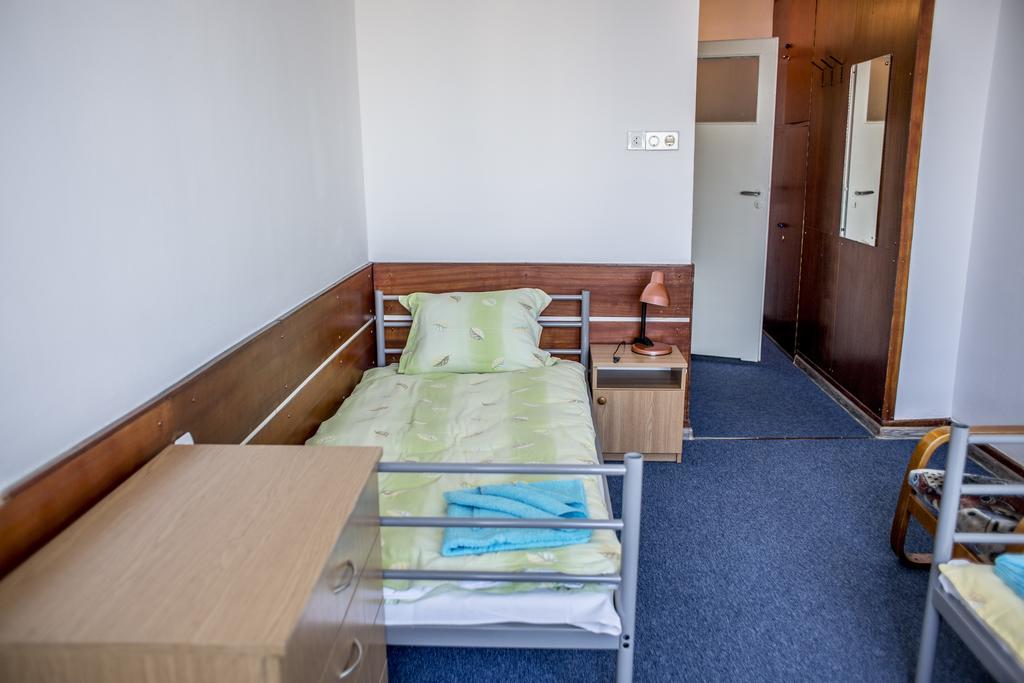 Floor Hostel *